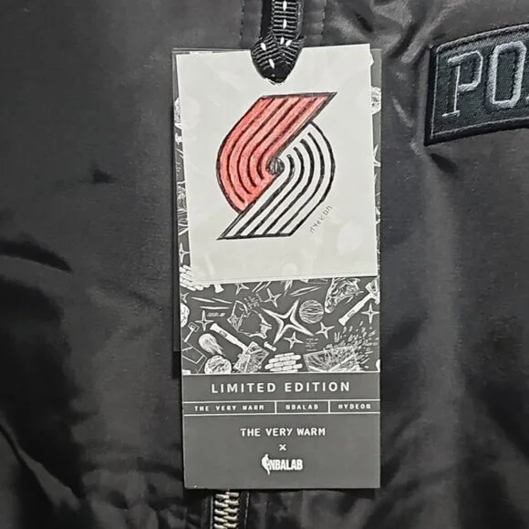 Portland Trailblazers The Very Warm x NBALab Reversible Jacket Size Medium New - Picture 8 of 12